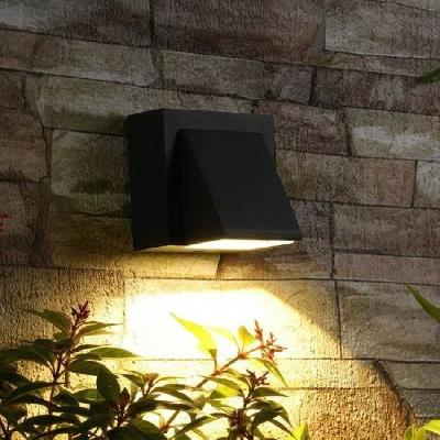 Aluminum Wall Lamp