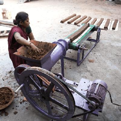 Cow Dung Log Making Machine