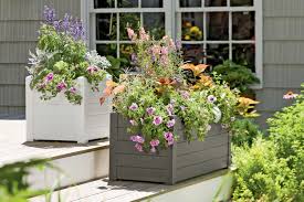 Garden Planters, Pots And Urns