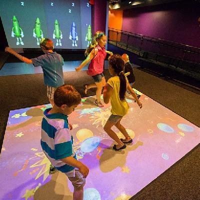 Interactive Projection Games