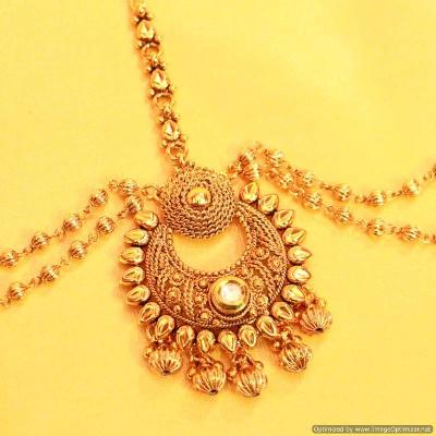 Kundan Maang Tikka  