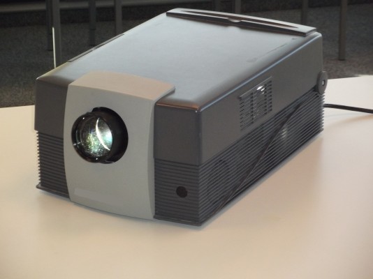 Multimedia LCD Projectors