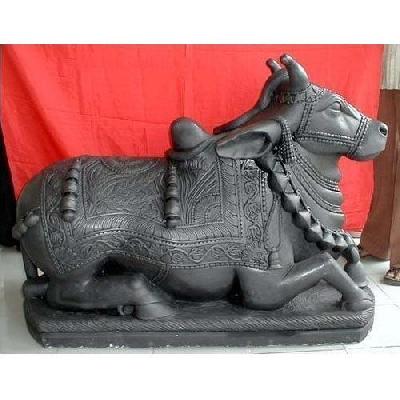 Nandi Statue
