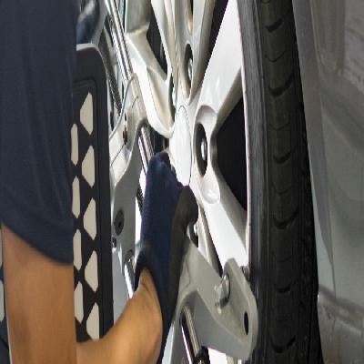 Wheel Alignment Machine