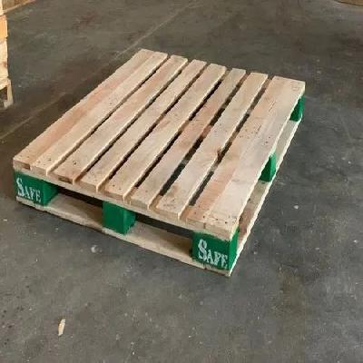 Wooden Pallet Rental Service