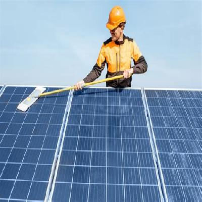 Solar Panel Maintenance Service