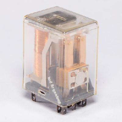 SIEMENS  V23154-C0721-B104 INDUSTRIAL RELAY 24V DC