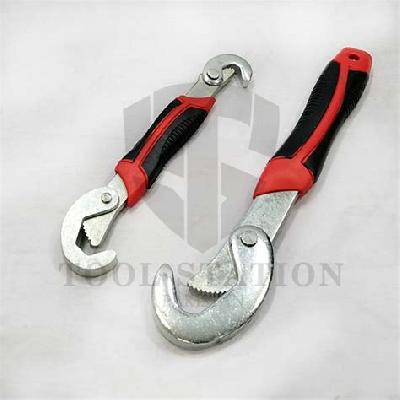 Auto Adjustable Wrenches