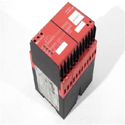 XPS AM Telemecanique Safety Relay