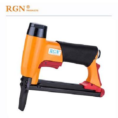 8016 Long Nose Staapler
