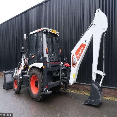 BOBCAT B900 BACKHOE LOADER