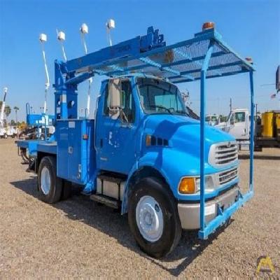 Commander 7000 Series Digger Derricks