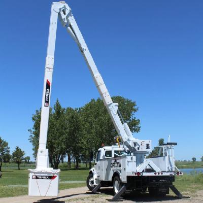 XL4000 Series Digger Derricks