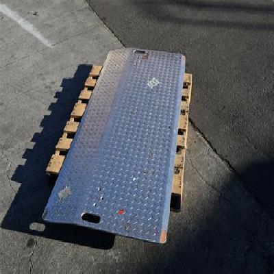 Forklift Loading Pleate