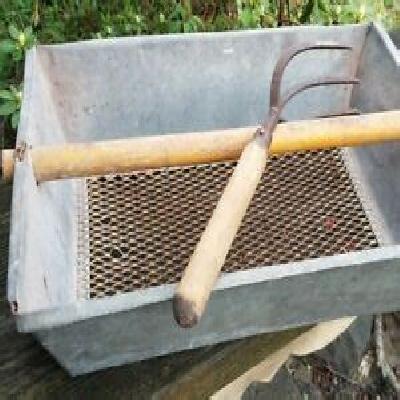 Rake Sieve Box