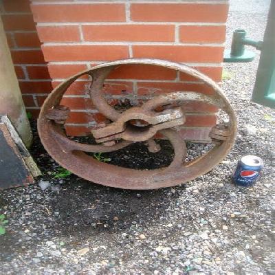 Split flat pulley