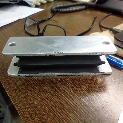 Sandwich Mounts Pad