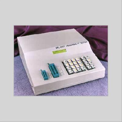 Universal IC Tester