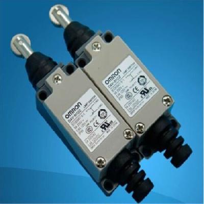 Omron D4V-8112Z Limit Switch, Roller Plunger