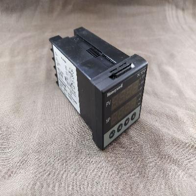 Honeywell Temperature Controllers