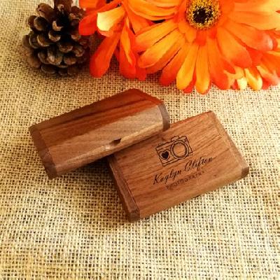Metal USB Flash Drive With Oval Wooden Box