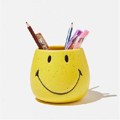 Smiley Pen Stand