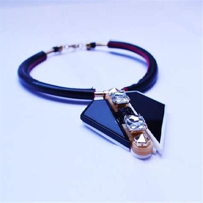 Triangle Pendant USB