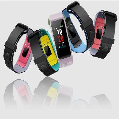 Fitness Band From Brands Like Mi, Pebble, Portronics, Syska, Zebronics, Fastrack And More