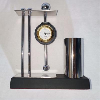 Plastic Table Clock with Pad and Pen Holder (with Writing Pad)