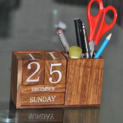 Wooden Table Calendar