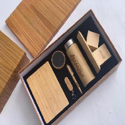Brown Wooden Corporate Gifts