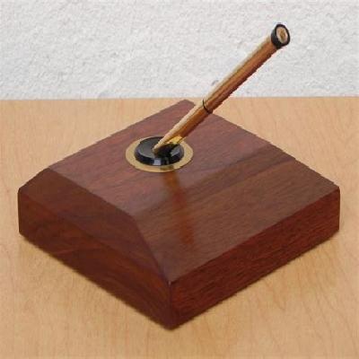 Executive Pen Stand