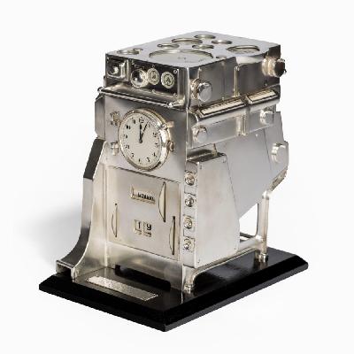 Perpetual Calendar With Table Clock