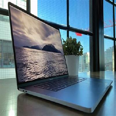 Apple Laptop Display
