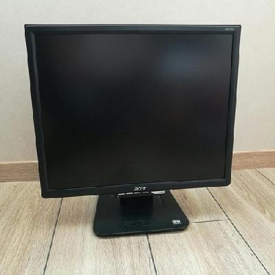 Used LCD Monitor