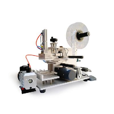 Semi Automatic Flat Bottle Labeling Machine