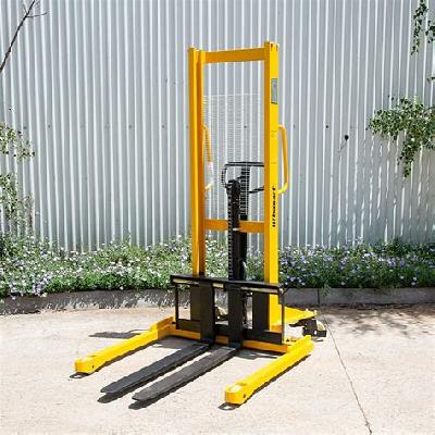 straddle leg stacker