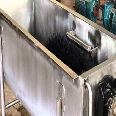 Milk can scrubber