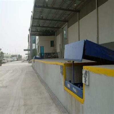 Warehouse Dock Leveler