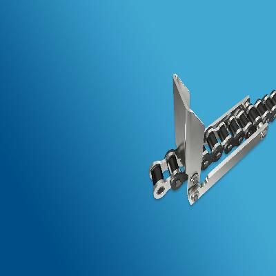 Chain with pusher attachment