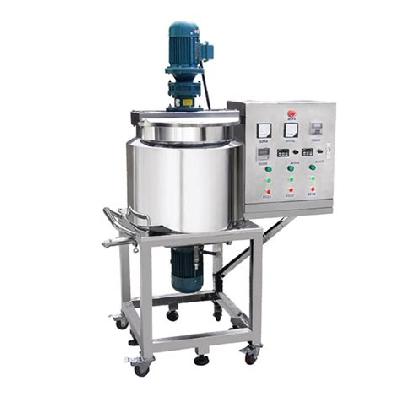 Mixing tank with agitator