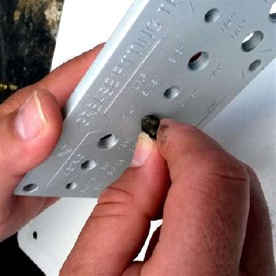 Grease-Fitting-thread-tester