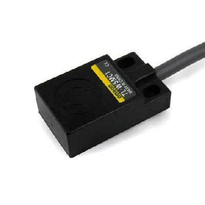 OMRON TLW5MC1 PROXIMITY SENSOR