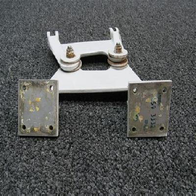 GDB2LR-700 Genesis Landing Door Hanger