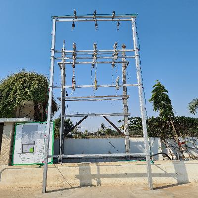 Double Pole Structure