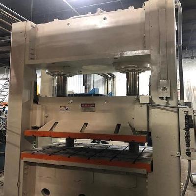 300 Ton Hydraulic Pressing Machine