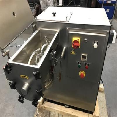 Ribbon Blender