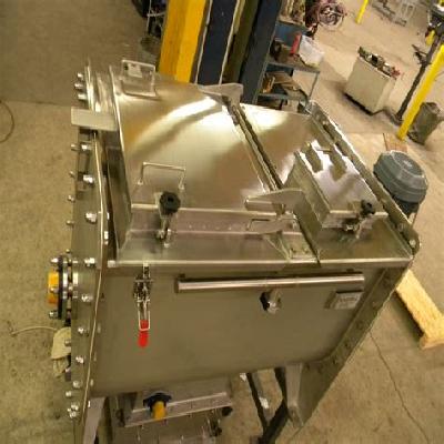 Batch Mixture With Screw Feeder