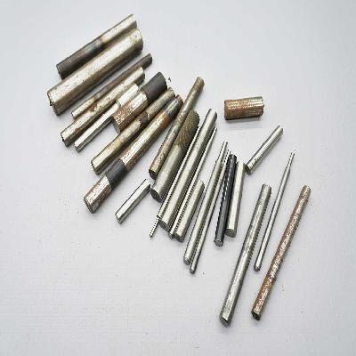 Center Pin 585 DI