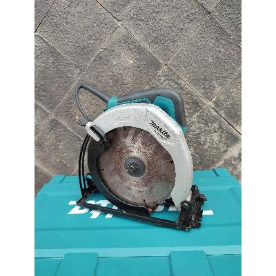 M5801 Makita Cutter
